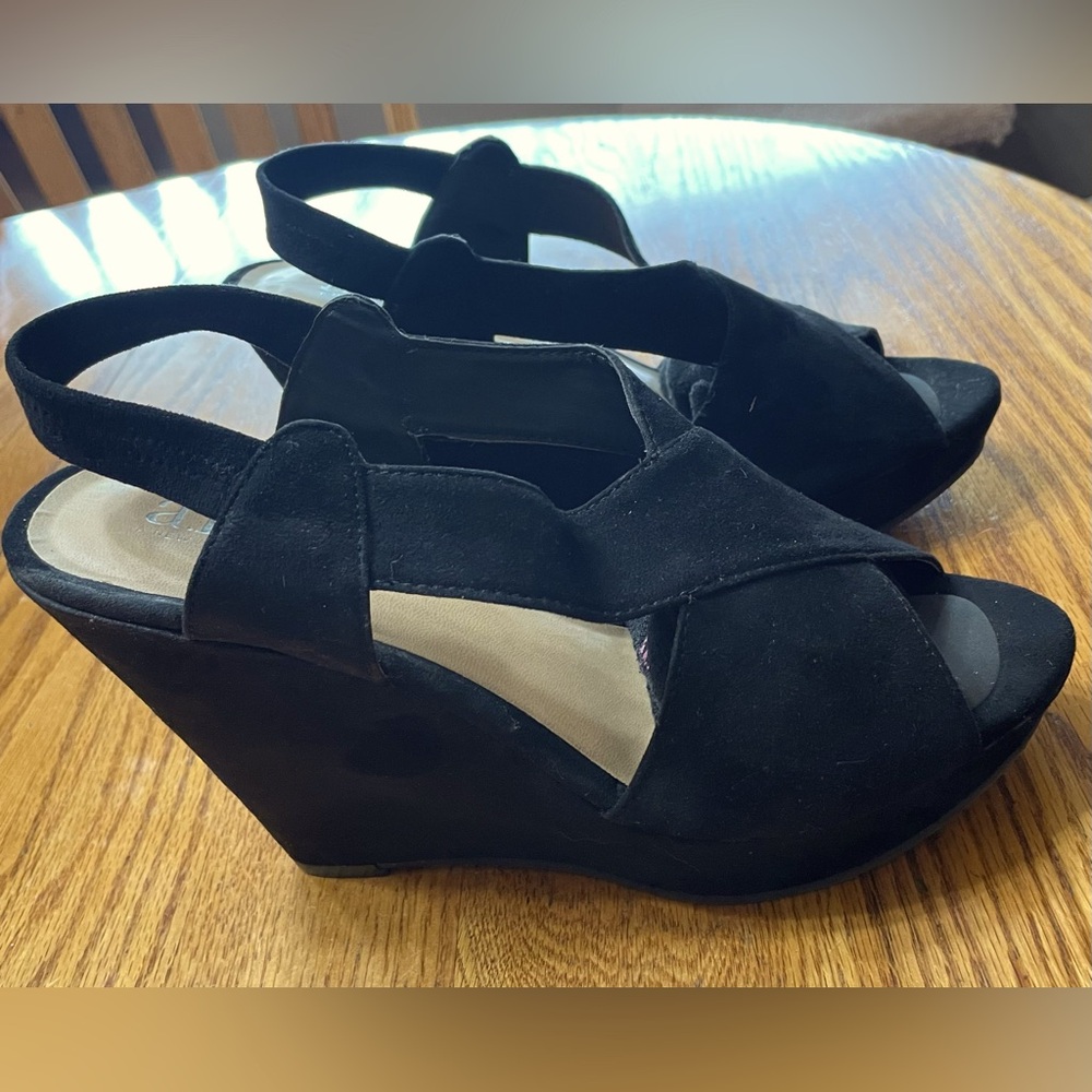 a.n.a (a new approach) black wedge